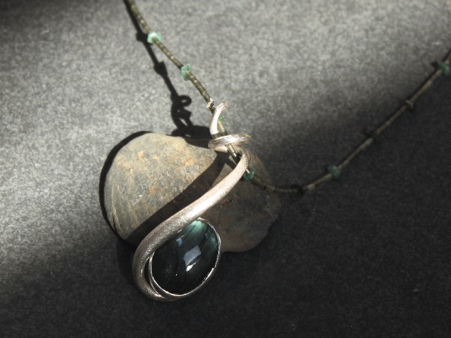 Labradorite pendant with Surpentine Emerald Necklace