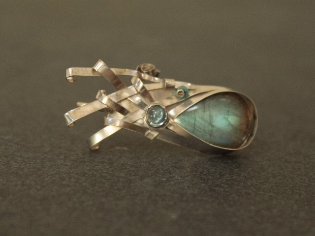 Asobino Brooch pin'11